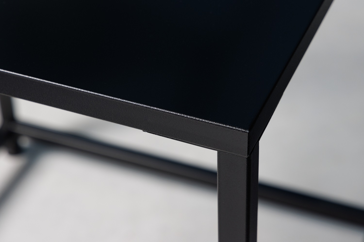 Design oldalsó asztal Damaris 40 cm fekete